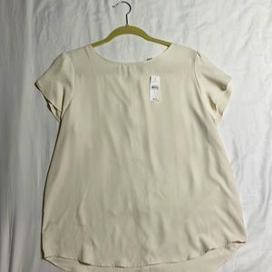 Ann Taylor Loft cream Women’s shirt. NEW. LARGE.